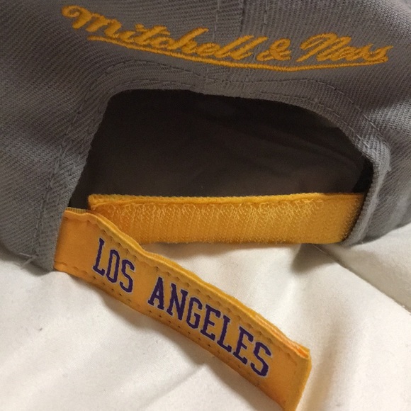 NBA Los Angeles Lakers Mitchell&Ness STTrapBack - Picture 5 of 7